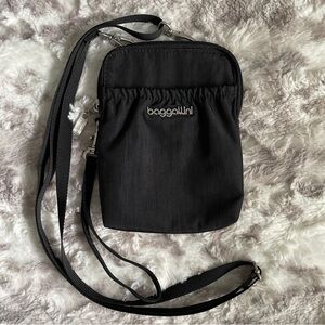 Baggallini RFID Bryant Pouch